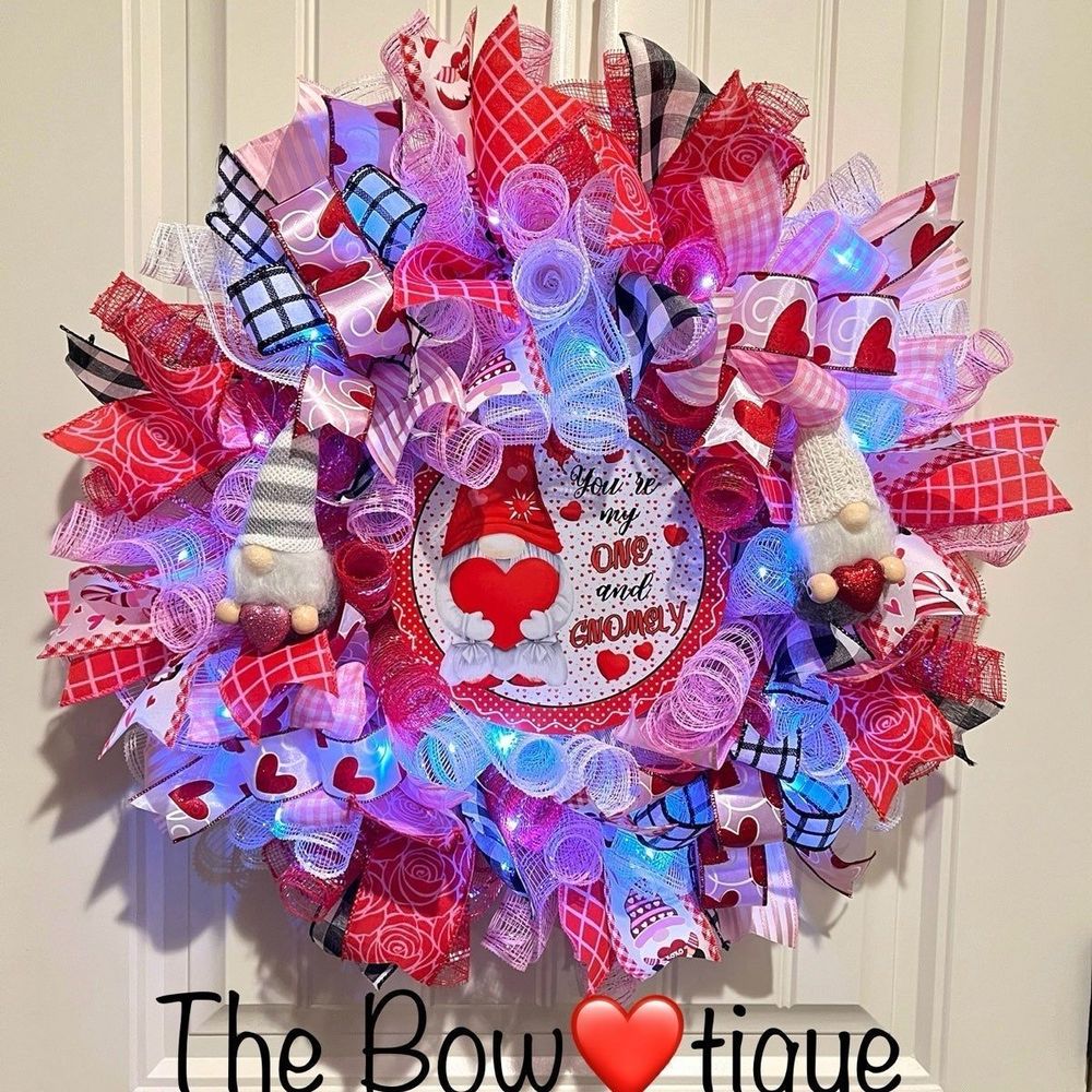 Handmade Valentine’s Gnome Hearts Ribbon Prelit Wreath 22 ins LED W13